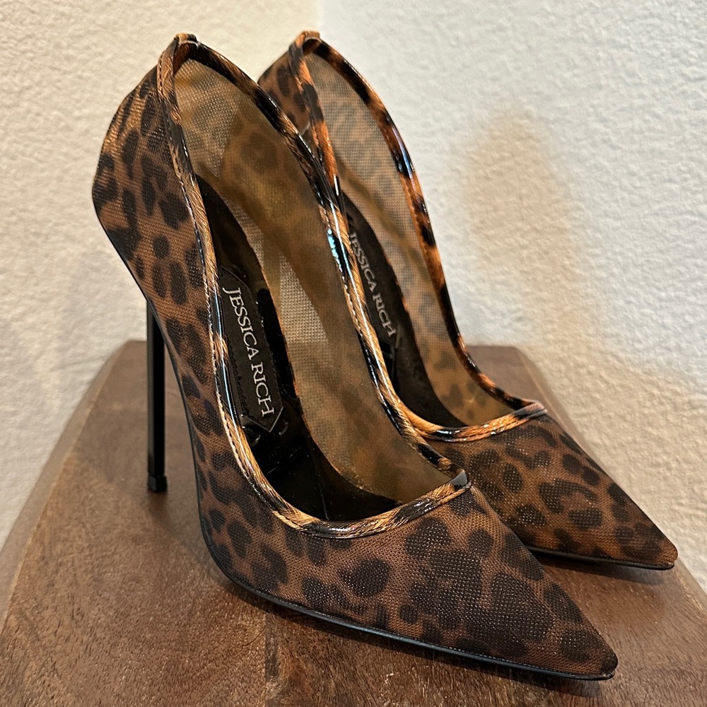 Stunning Jessica Rich Mesh Leopard Print Pointed Toe Stilettos - EU 39 (US 8.5)